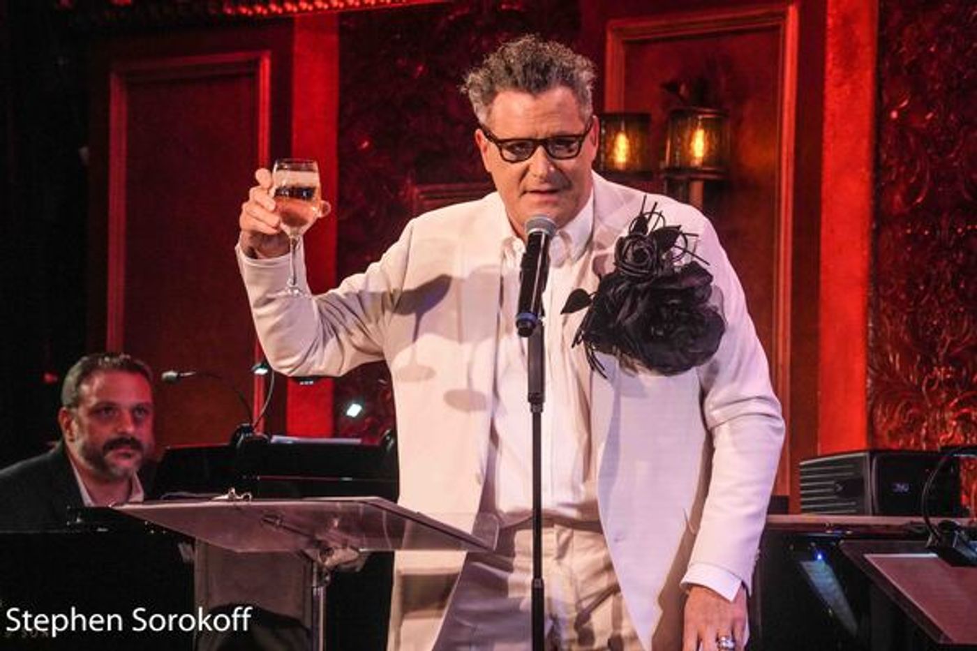 Photos: Isaac Mizrahi Performs at 54 Below  Image