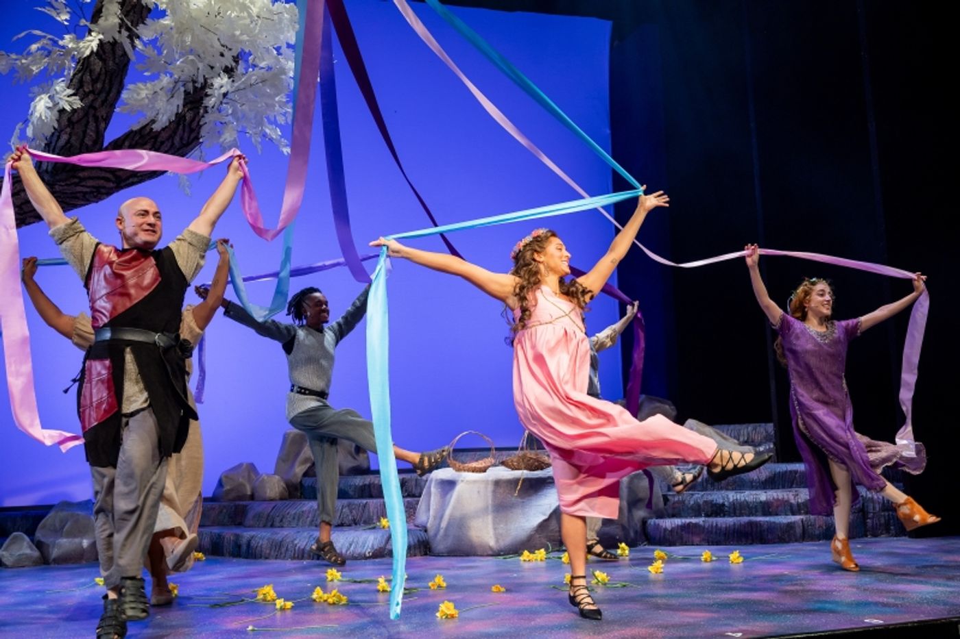 Previews: CAMELOT at The Cape Playhouse  Image