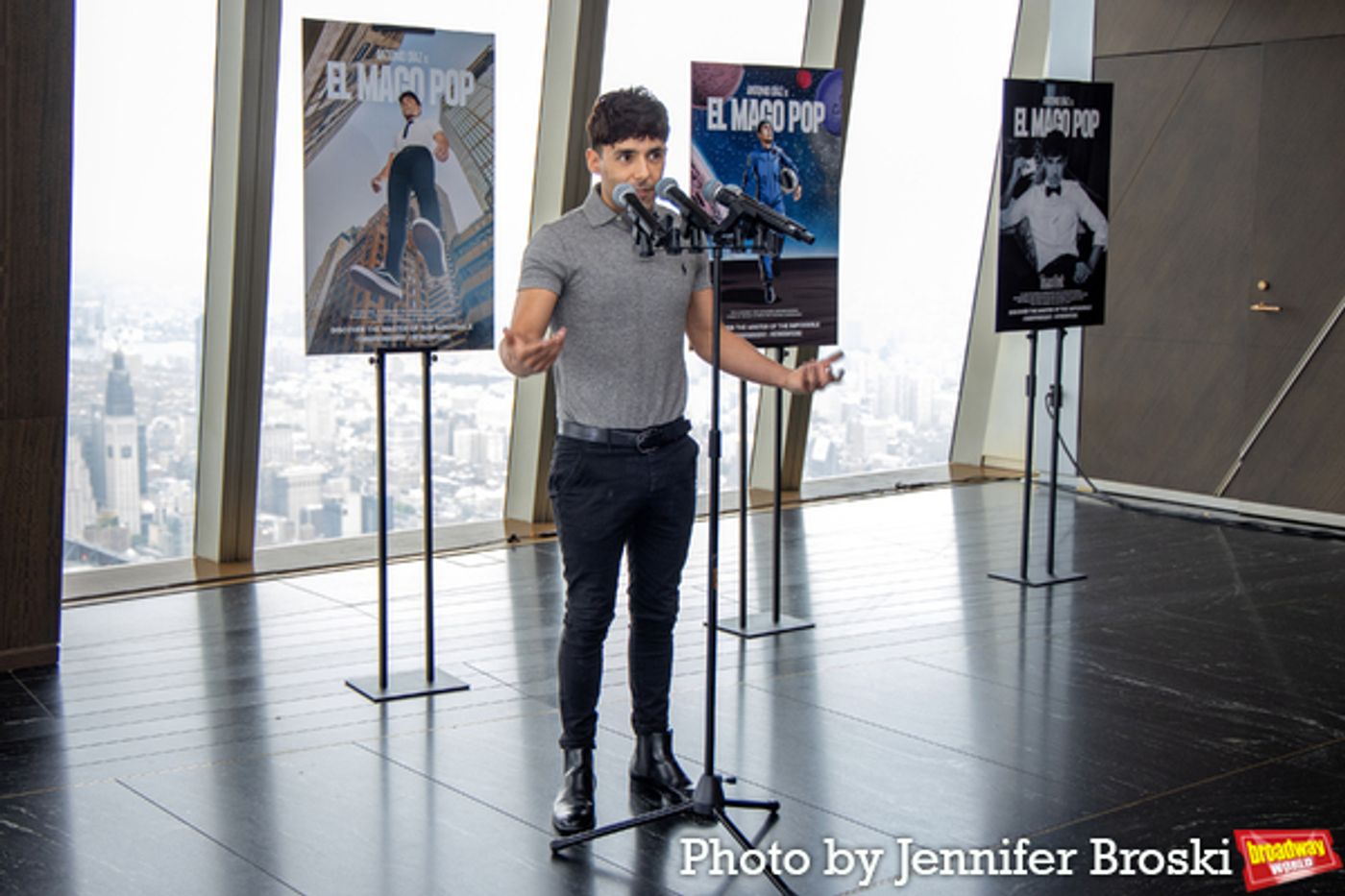 Photos: Antonio Díaz, El Mago Pop, Meets the Press Photos: Antonio Díaz, El Mago Pop, Meets the Press Image