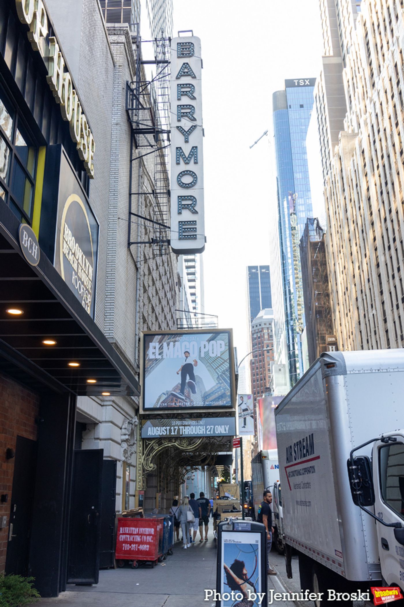 Up on the Marquee: EL MAGO POP  Image