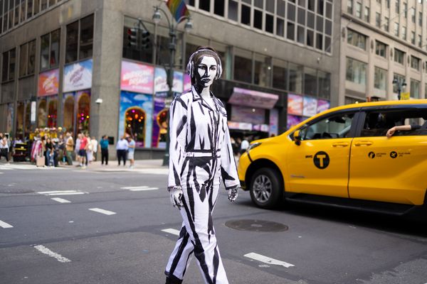 Photos: Alexa Meade Paints Amber Gray, Derek Klena, Drew Gehling, and More!  Image