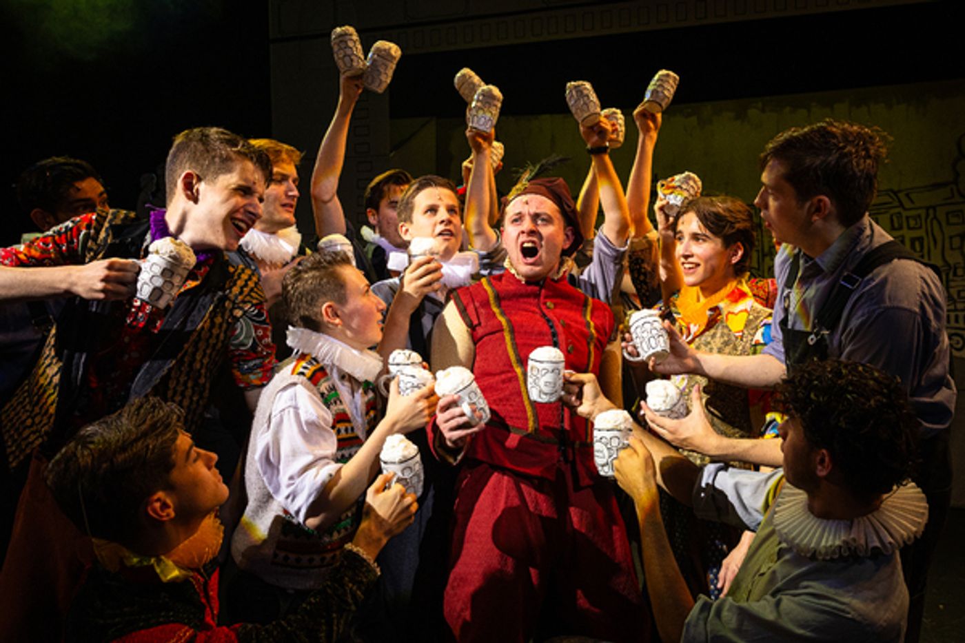 Photos: First Look at KISS ME, KATE at the Curve Theatre, Leicester  Image