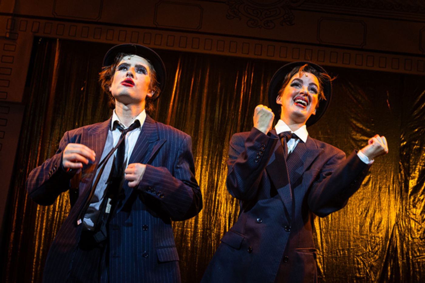 Photos: First Look at KISS ME, KATE at the Curve Theatre, Leicester  Image