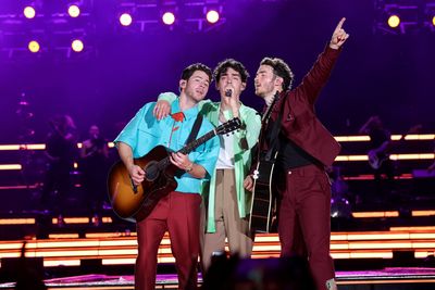 Nick Jonas, Joe Jonas, an Kevin Jonas Photo