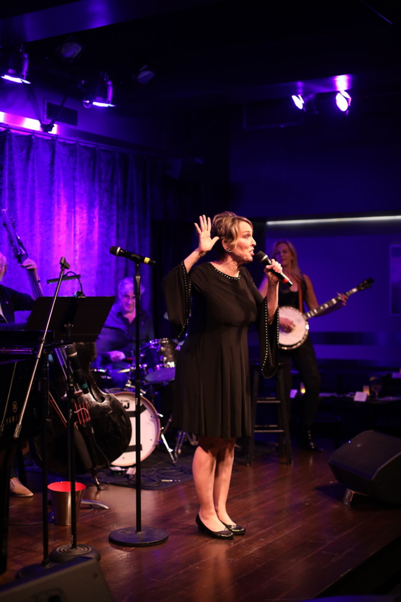 Photos: August 8th THE LINEUP WITH SUSIE MOSHER In A Chris Ruetten Photo Flash  Image