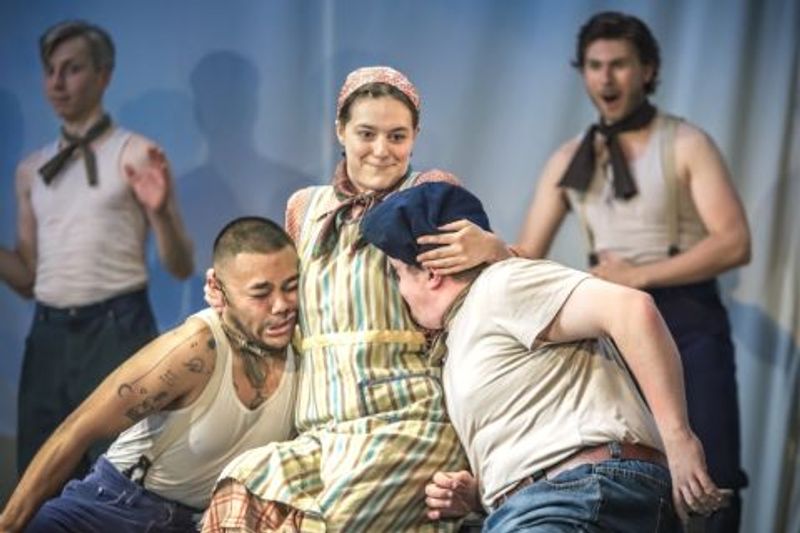 Interview: Indonesian El Haq Latief on Their Role in Cabaret (West End) and Being a Professional Actor in the UK Image