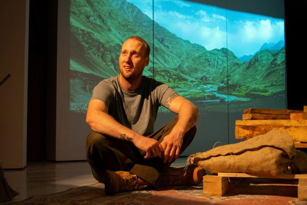 Photos: First Look at the US Premiere of BORDERLESS at Theatrelab  Image