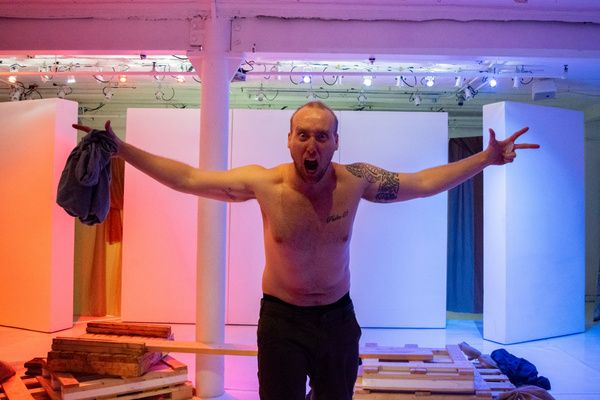 Photos: First Look at the US Premiere of BORDERLESS at Theatrelab  Image