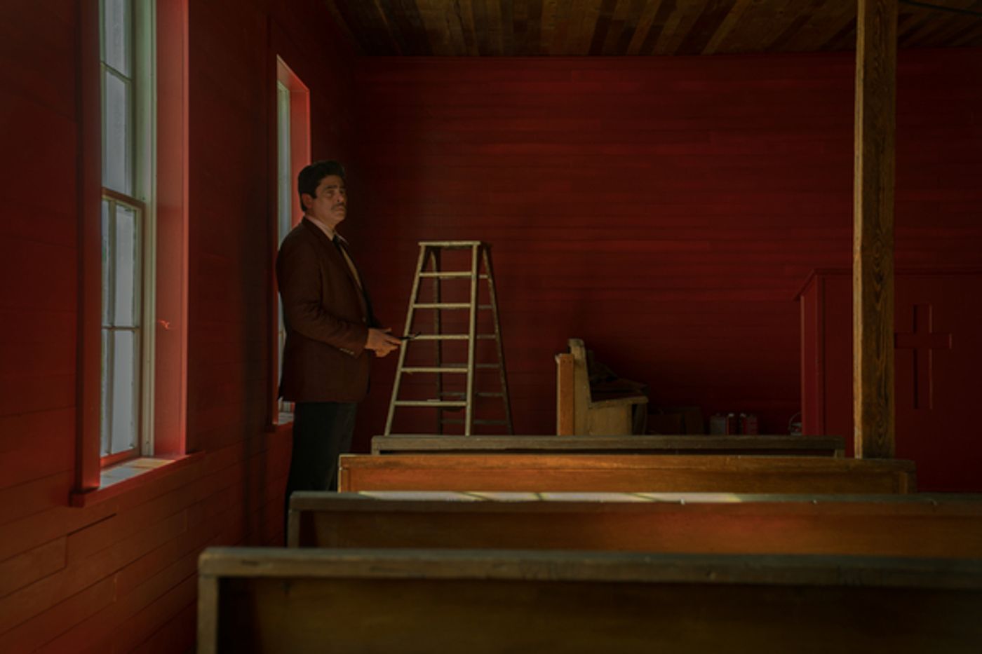 Photos: First Look at Justin Timberlake, Benicio Del Toro & Alicia Silverstone in REPTILE Photos: First Look at Justin Timberlake, Benicio Del Toro & Alicia Silverstone in REPTILE Image