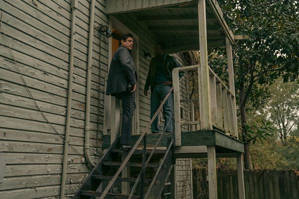 Benicio Del Toro as Tom Nichols and Ato Essandoh as Dan Cleary in Reptile Photo