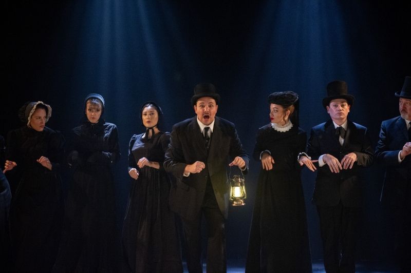 Feature: Arkansas Writer Visits Santa Fe Playhouse to See A GENTLEMAN'S GUIDE TO LOVE AND MURDER  Image