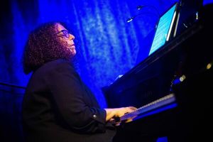 Tracy Stark @ BroadwayWorld Tracy Stark Photo