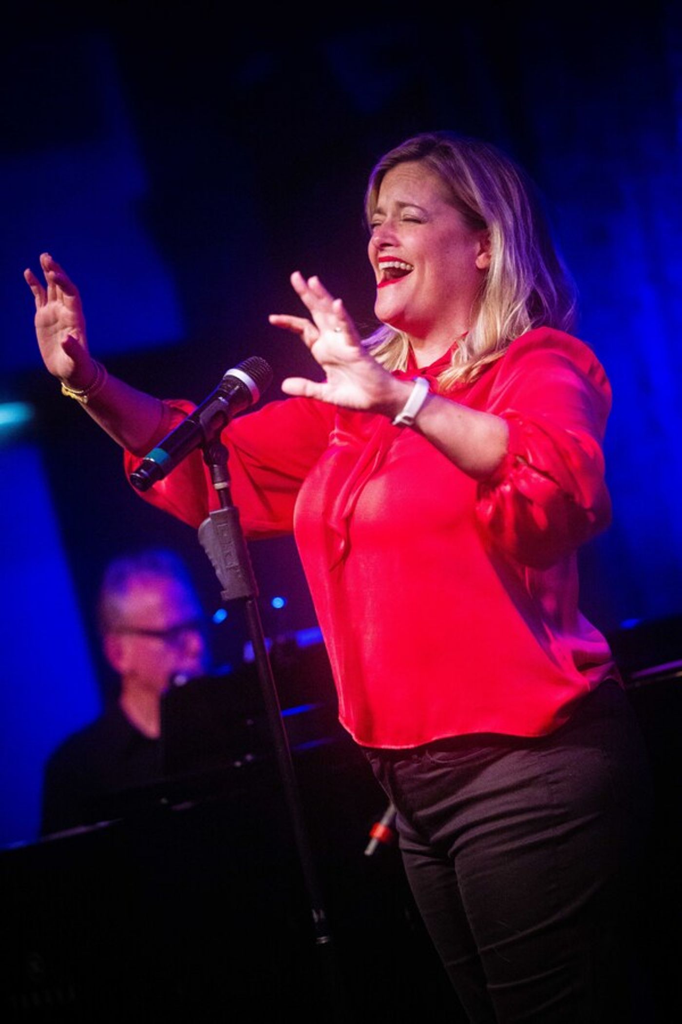 Photos: August 15th Performance Of THE LINEUP WITH SUSIE MOSHER As Photographed By Matt Baker Photos: August 15th Performance Of THE LINEUP WITH SUSIE MOSHER As Photographed By Matt Baker Image