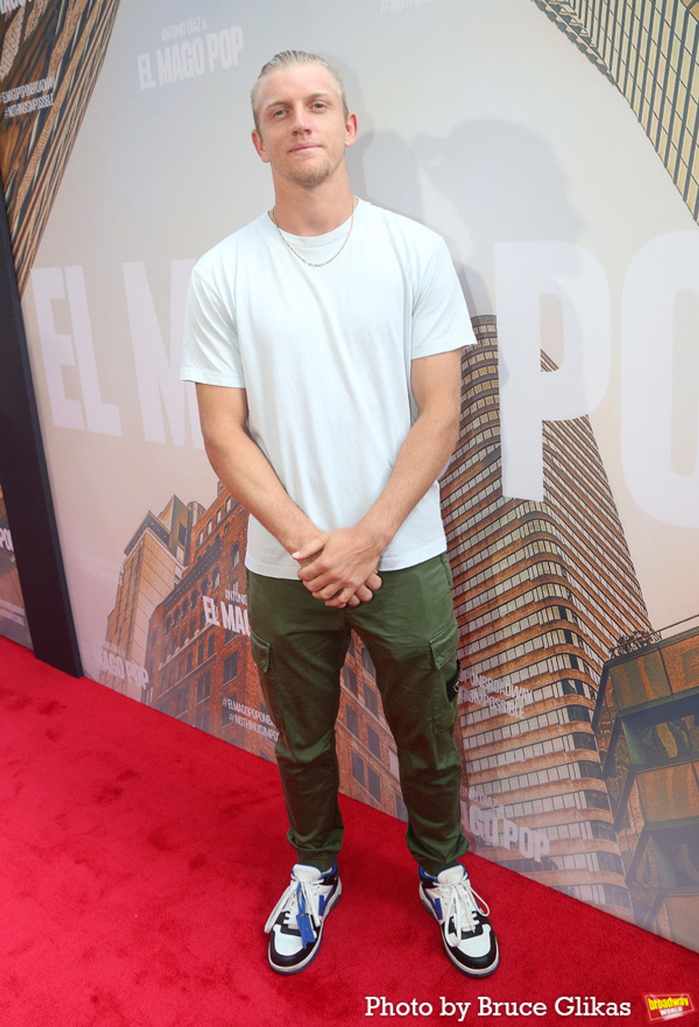 Photos: On the Red Carpet at Opening Night of EL MAGO POP  Image