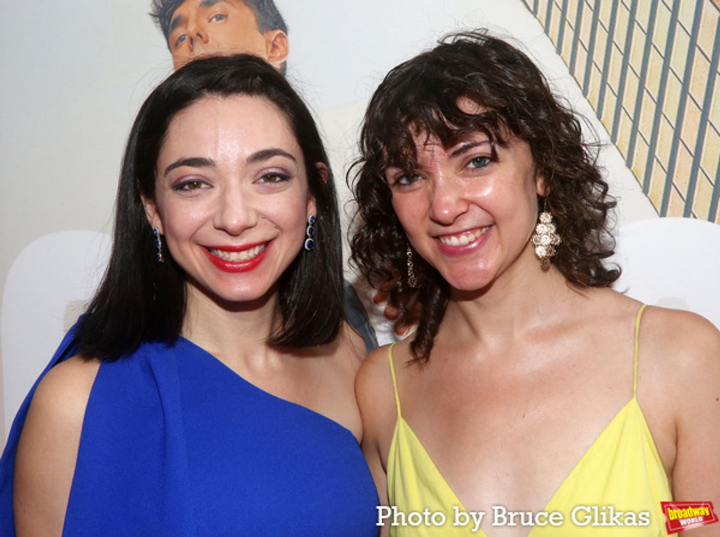 Photos: On the Red Carpet at Opening Night of EL MAGO POP  Image