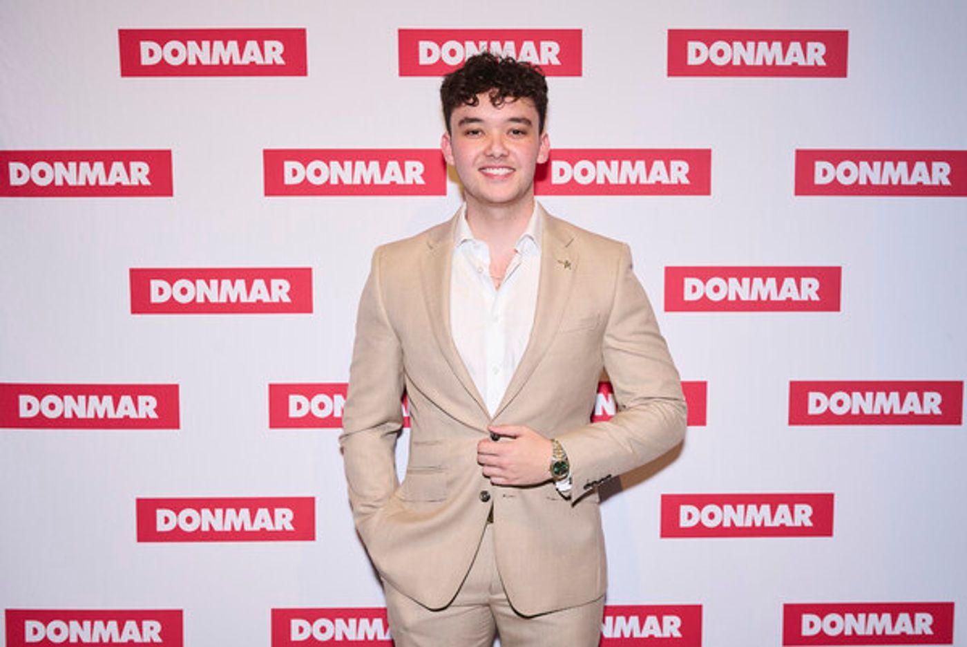 Photos: Company of NEXT TO NORMAL on the Red Carpet at Opening Night at the Donmar Warehouse  Image
