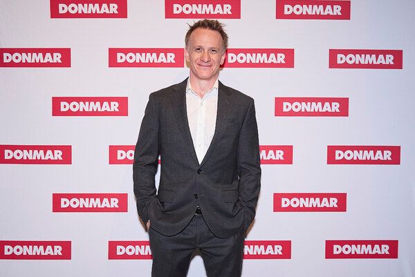 Photos: Company of NEXT TO NORMAL on the Red Carpet at Opening Night at the Donmar Warehouse — photo 10 of 16