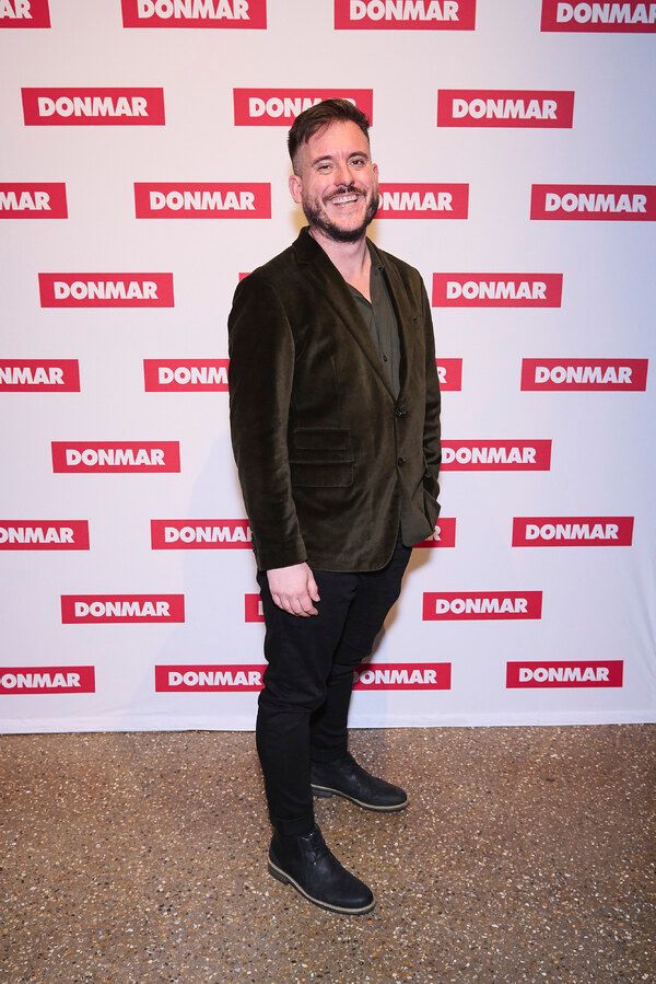 Photos: Company of NEXT TO NORMAL on the Red Carpet at Opening Night at the Donmar Warehouse — photo 12 of 16