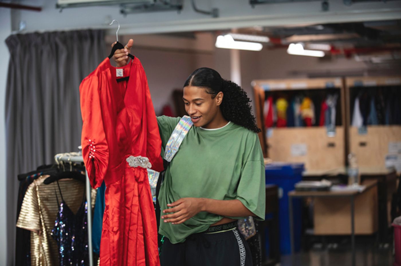 Photos: Inside Rehearsal For the UK and Ireland Tour of EVERYBODY'S TALKING ABOUT JAMIE  Image