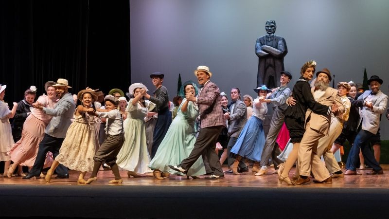 Review: MEREDITH WILLSON'S THE MUSIC MAN at Red Curtain Theatre Review: MEREDITH WILLSON'S THE MUSIC MAN at Red Curtain Theatre Image