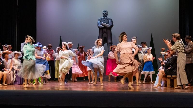 Review: MEREDITH WILLSON'S THE MUSIC MAN at Red Curtain Theatre Review: MEREDITH WILLSON'S THE MUSIC MAN at Red Curtain Theatre Image