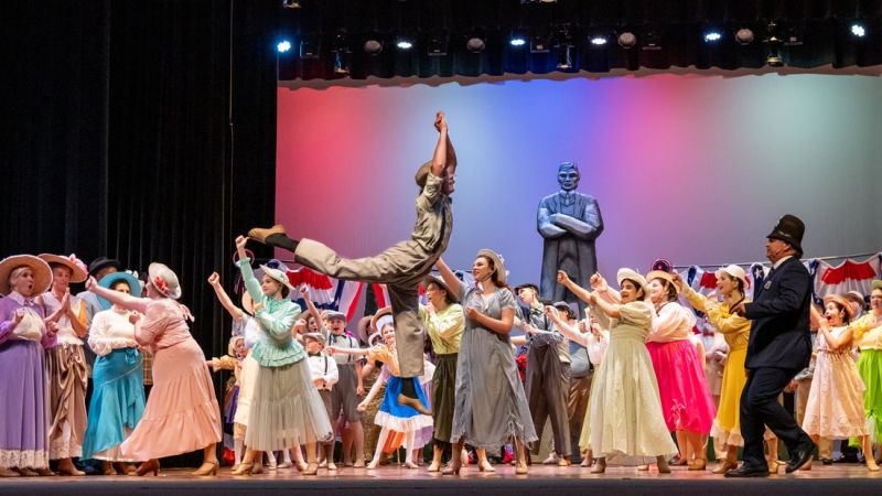 Review: MEREDITH WILLSON'S THE MUSIC MAN at Red Curtain Theatre Review: MEREDITH WILLSON'S THE MUSIC MAN at Red Curtain Theatre Image