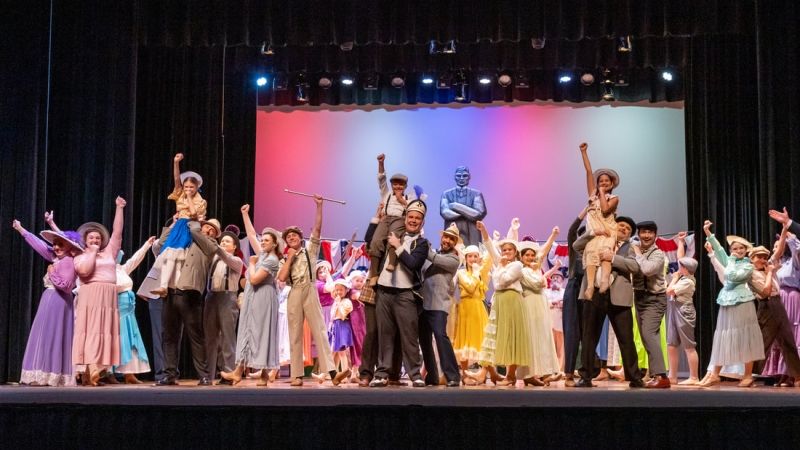 Review: MEREDITH WILLSON'S THE MUSIC MAN at Red Curtain Theatre Review: MEREDITH WILLSON'S THE MUSIC MAN at Red Curtain Theatre Image