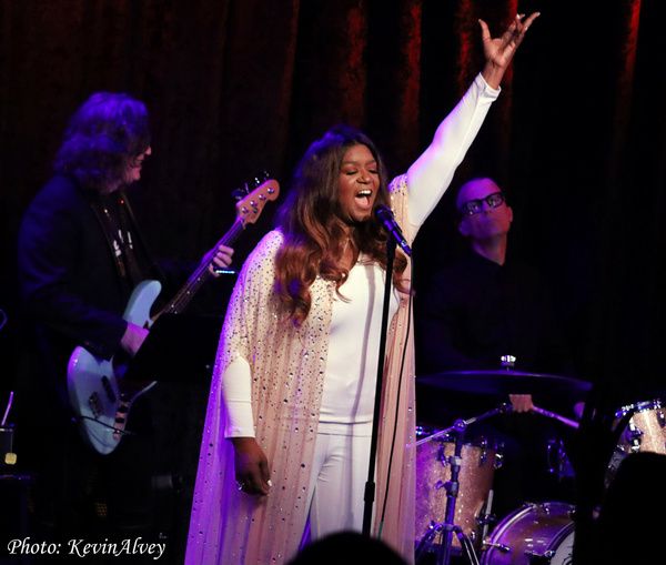 Photos: Wendy Moten Makes Triumphant Return to Birdland  Image