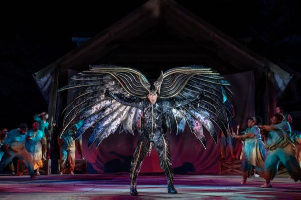 Jo Lampert with the ensemble Photo