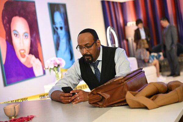 Jesse L. Martin as Alec Mercer Photo