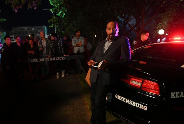 Jesse L. Martin as Alec Mercer Photo