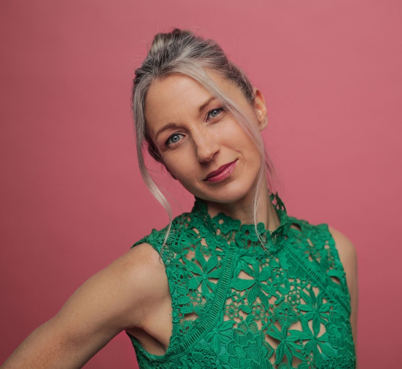 Sara Jean Ford will Bring THE AGING INGENUE to the Green Room 42  Image