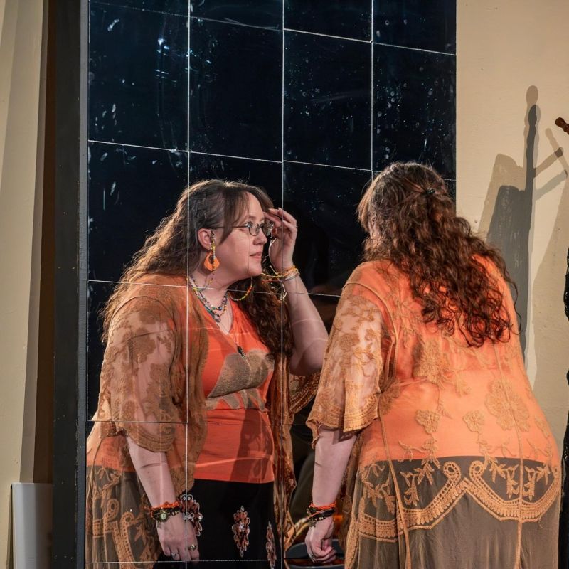 Review: CIRCLE MIRROR TRANSFORMATION at The Weekend Theater  Image