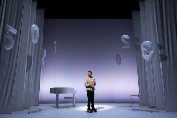 Nick Mohammed  Photo