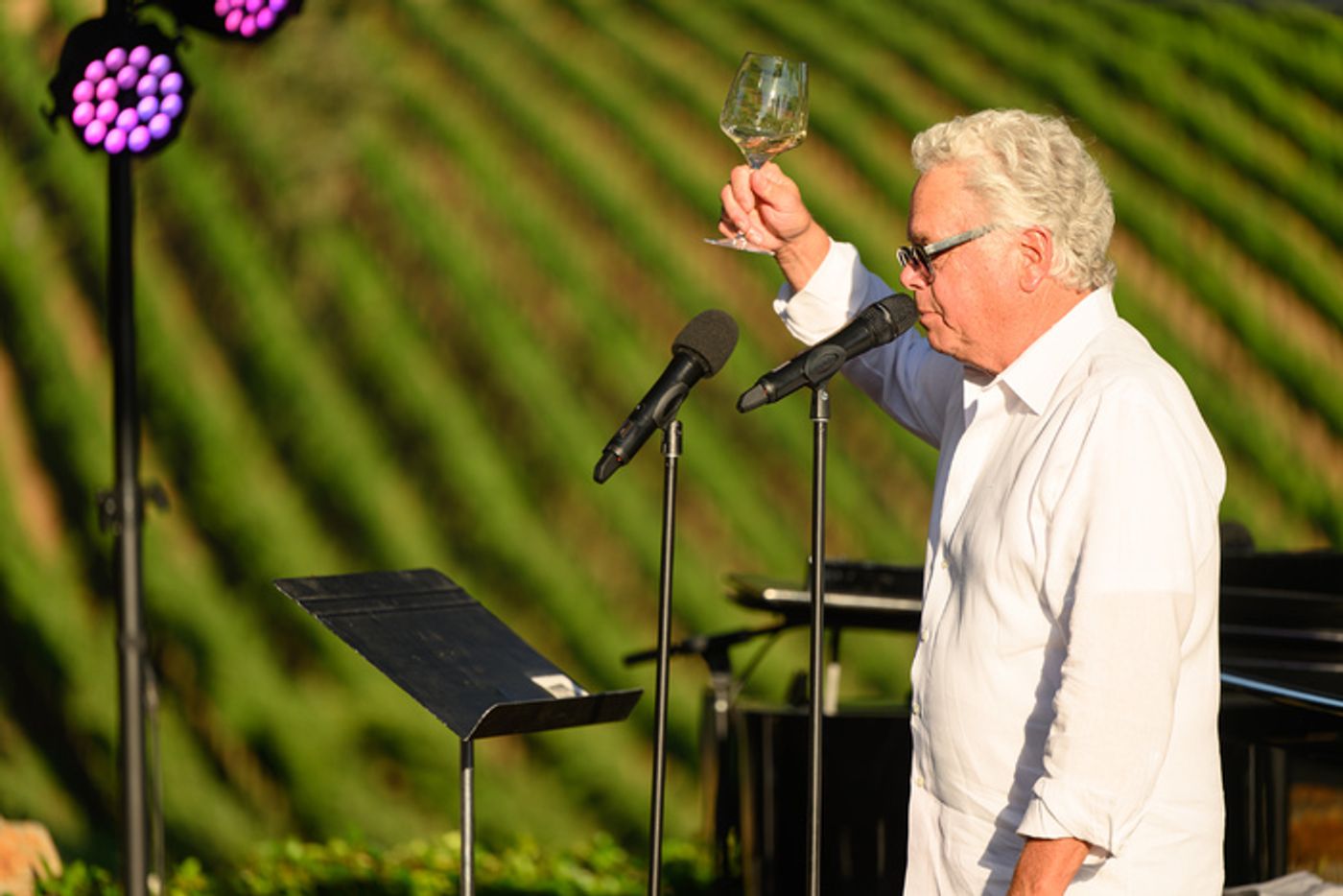 Photos: Brooke Shields Debuts New Show PREVIOUSLY OWNED BY BROOKE SHIELDS at Broadway and Vine Photos: Brooke Shields Debuts New Show PREVIOUSLY OWNED BY BROOKE SHIELDS at Broadway and Vine Image