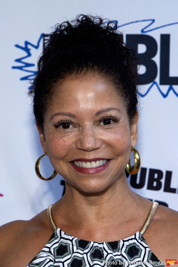 Gloria Reuben Photo