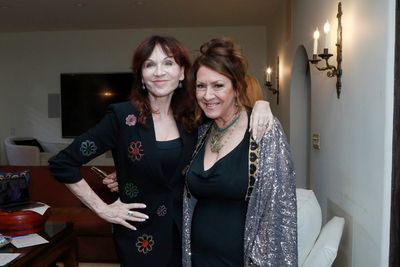 Marilu Henner, Joely FIsher Photo