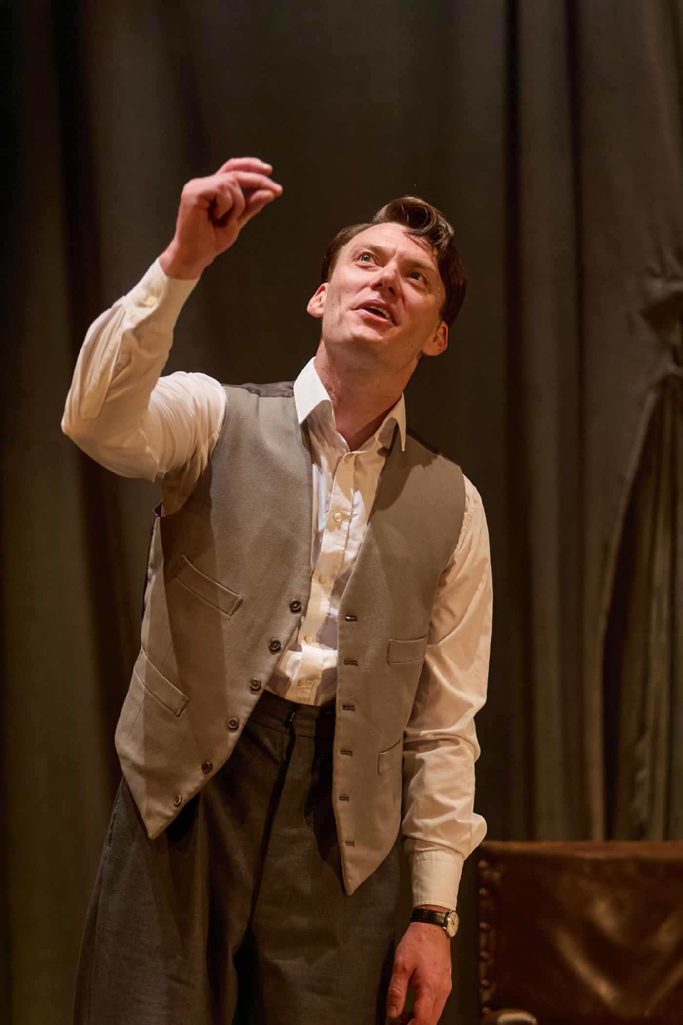 Photos: First Look at THE WOMAN IN BLACK UK Tour  Image