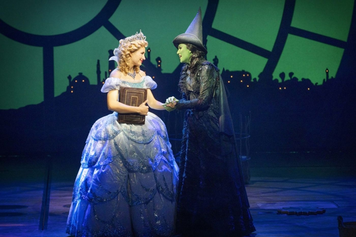 REVIEW: Two Decades On, WICKED Remains A Crowd Pleaser As The Story Of The Witches Of Oz Returns To Sydney With A New Australian Cast  Image