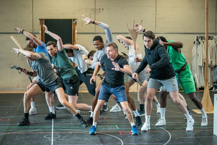 Photos: FROZEN Extends West End Booking Until June 2024; Plus New Rehearsal Photos! — photo 2 of 8