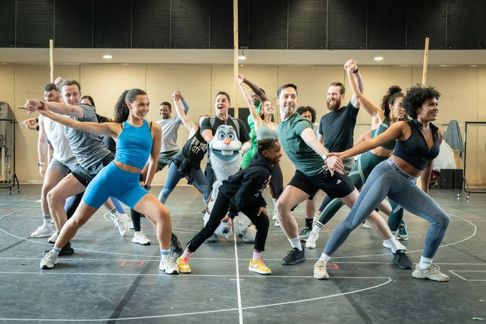Photos: FROZEN Extends West End Booking Until June 2024; Plus New Rehearsal Photos! — photo 5 of 8