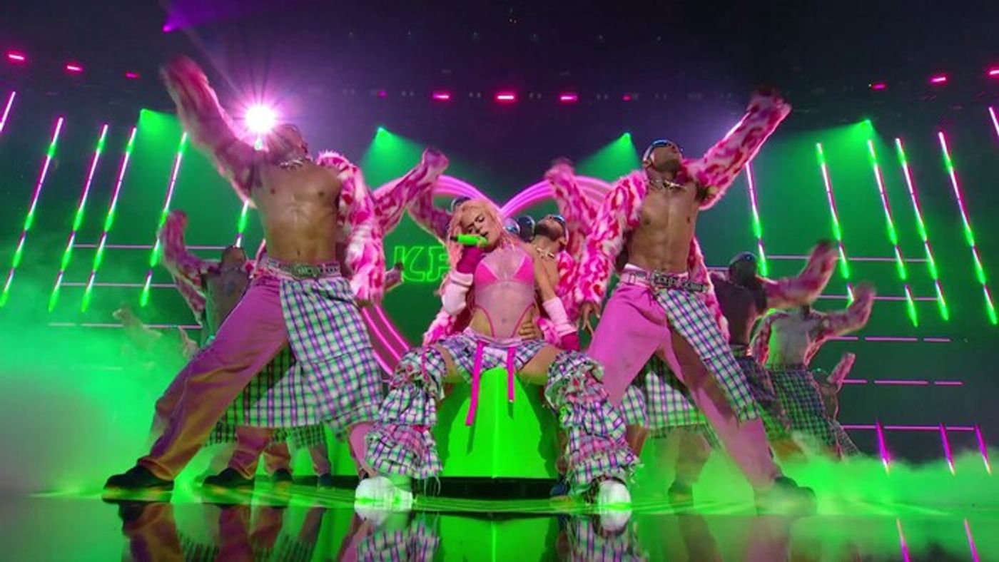 Photos: Inside the MTV VMAs With Taylor Swift, Nicki Minaj, Reneé Rapp & More  Image