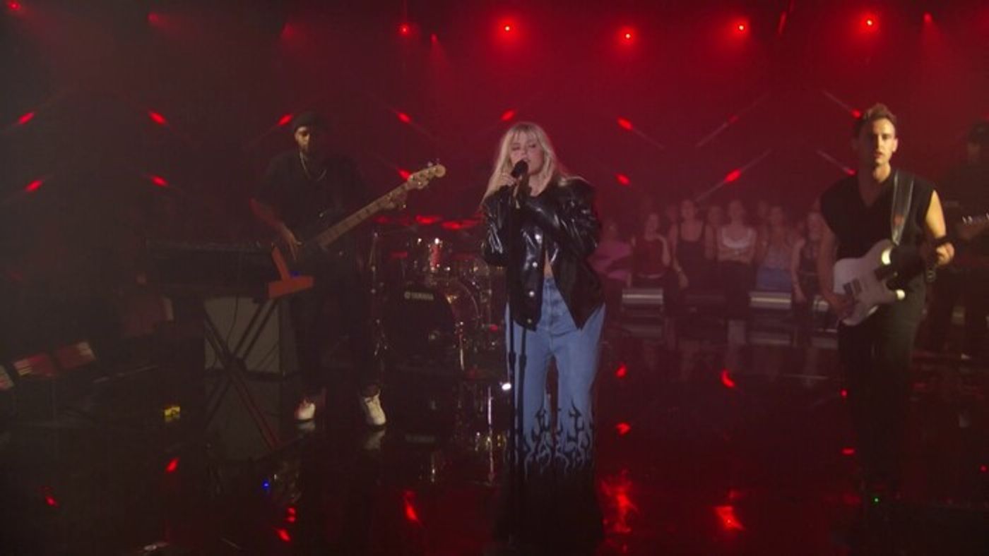 Photos: Inside the MTV VMAs With Taylor Swift, Nicki Minaj, Reneé Rapp & More  Image