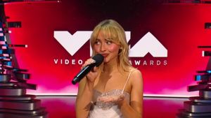 Sabrina Carpenter @ BroadwayWorld Sabrina Carpenter Photo