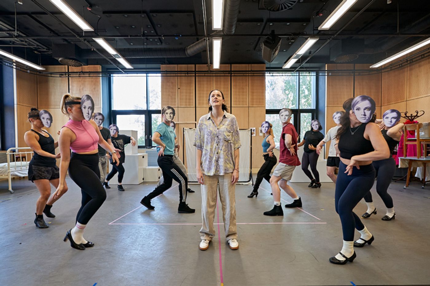 Photos: Go Inside Rehearsals for the World Premiere of CLOSE UP – THE TWIGGY MUSICAL  Image