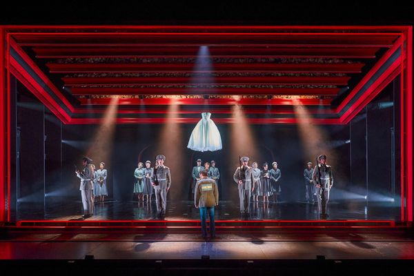 Omar Lopez-Cepero (center) and the cast Photo