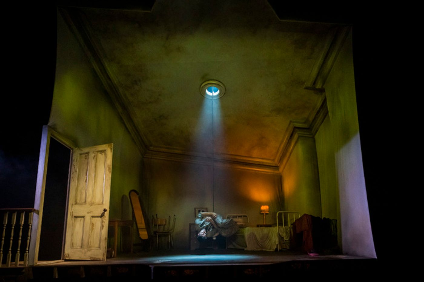 Photos: First Look at Frantic Assembly's Production of Franz Kafka's METAMORPHOSIS  Image