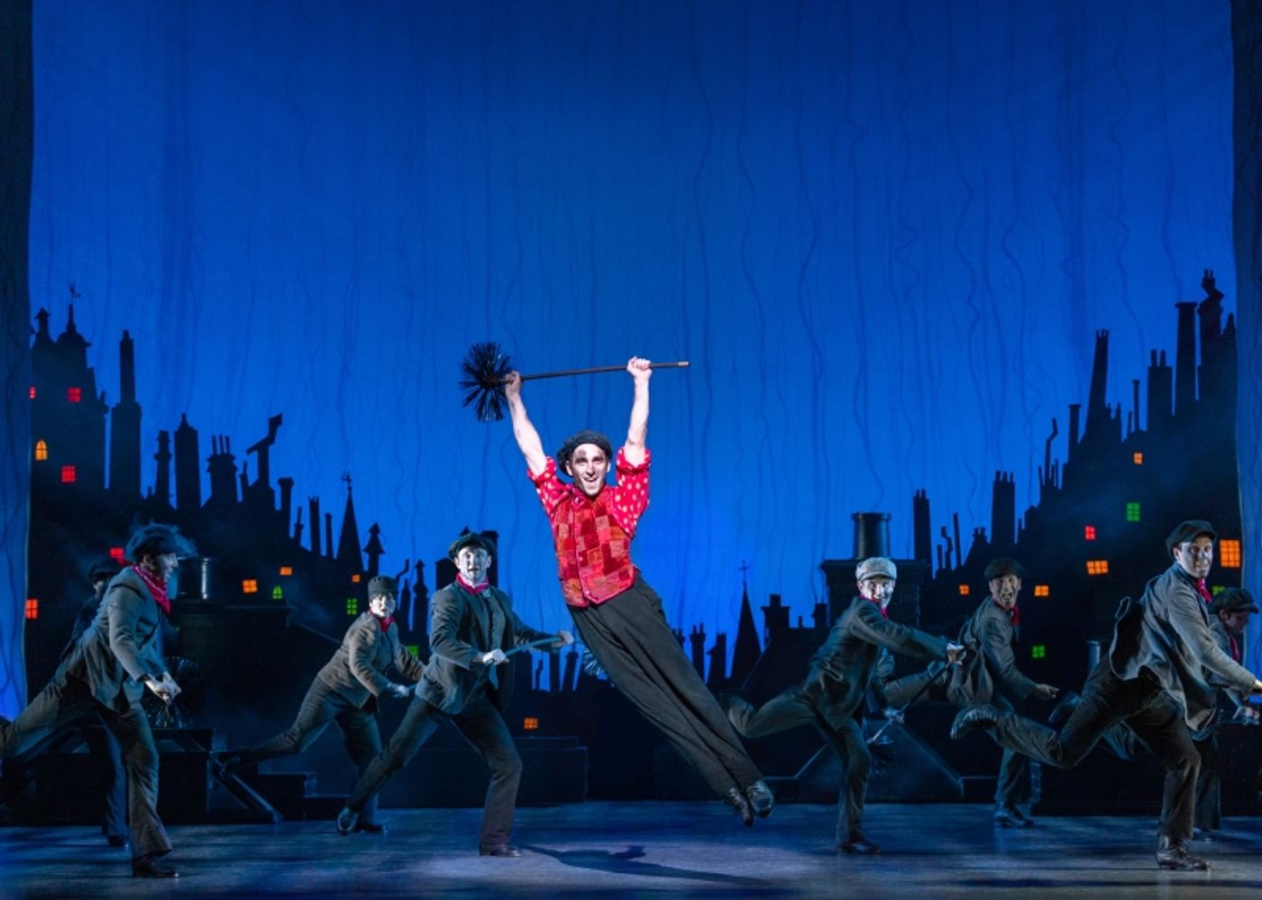 Review: MARY POPPINS at Crown Theatre  Image