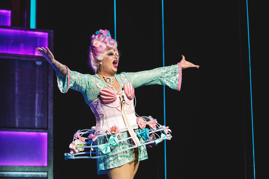 Photos: First Look at EVERYBODY'S TALKING ABOUT JAMIE UK Tour  Image