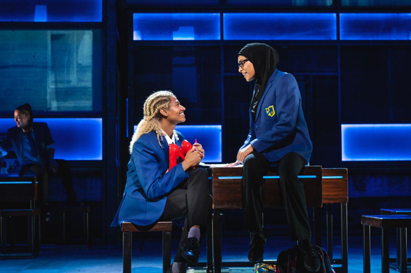 Photos: First Look at EVERYBODY'S TALKING ABOUT JAMIE UK Tour  Image